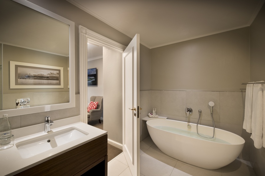 Two-Bedroom Suite Badezimmer